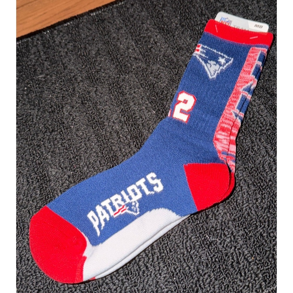 NFL Team Apparel- New England Patriots Unsex Crew Socks Size Medium (NWT)